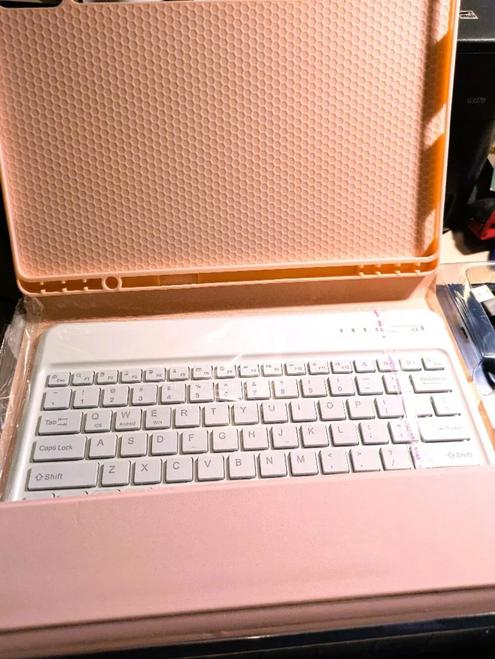 TUNKARMAR PINK LIGHT WEIGHT MAGNETIC KEYBOARD & BLUETOOTH MOUSE INCLUDED
